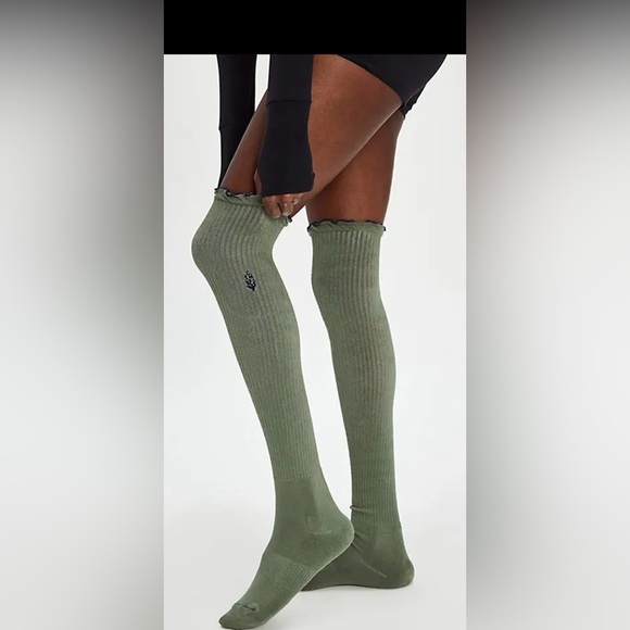free people movement Accessories - Free People Knee High Classic Ruffle Socks NWT